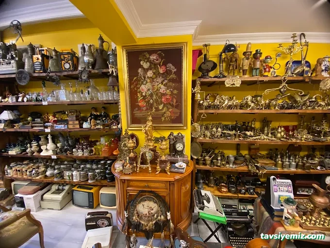 Üstat Antika Ve Sanat Evi Üstat Antika Ve Sanat Evi